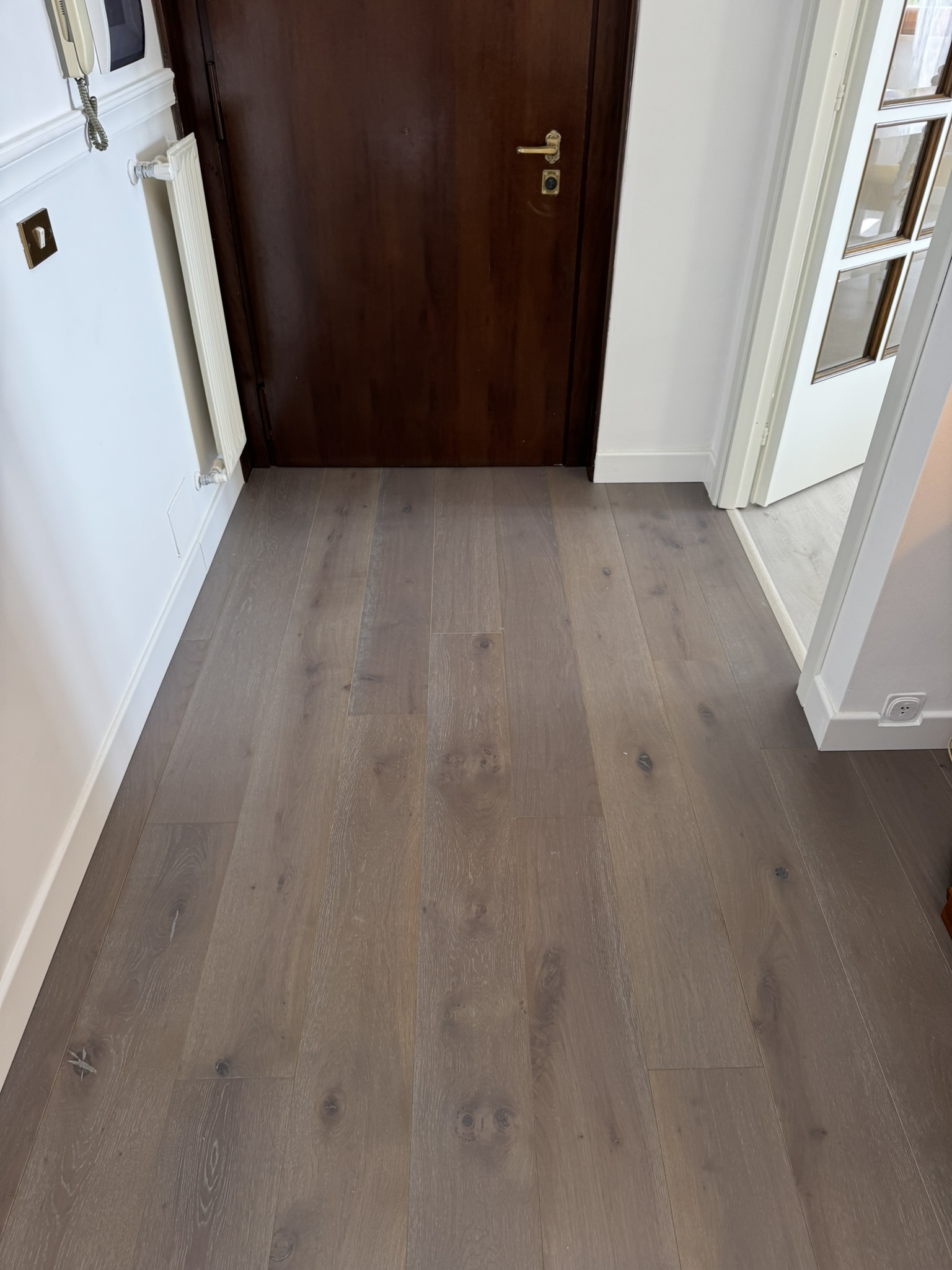 Parquet Prefinito Rovere Slavonia Rustico Grigio Decapato 14×180×600-2000 mm – 29,00 €/m² + IVA