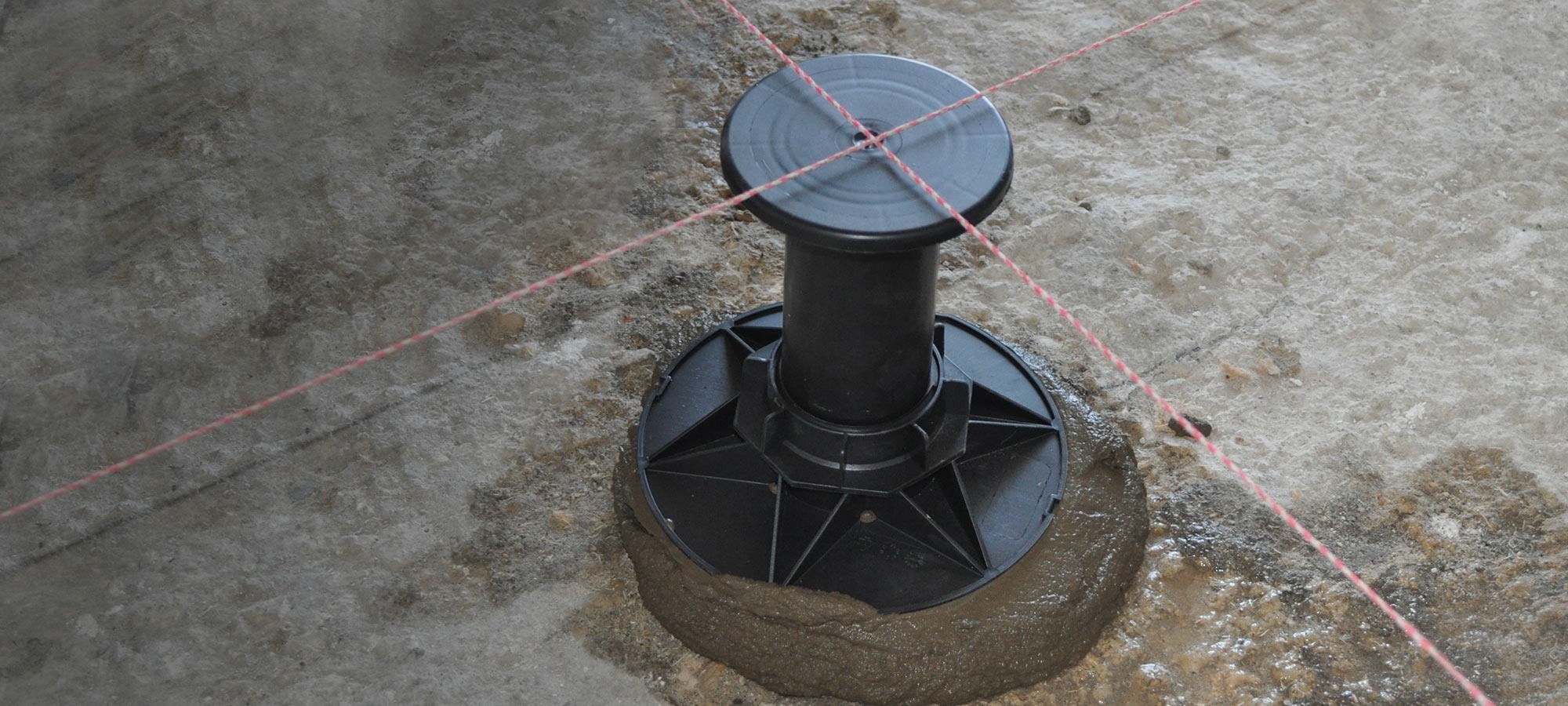 AZZERAMENTO DEI TEMPI DI ASCIUGATURA.ALLEGGERIMENTO DEL SOLAIO.TOTALMENTE ECO-SOSTENIBILE.L&#39;ALTERNATIVA AL CLASSICO MASSETTO IN CEMENTO.